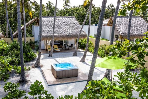 Emerald Maldives Resort & Spa, Malediven, Jacuzzi Beach Villa, Außenbereich
