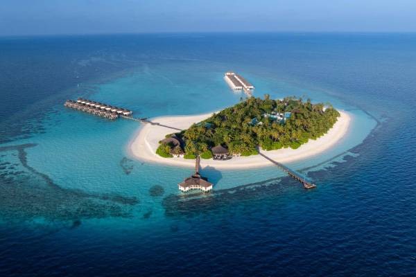 Angaga Island Resort & Spa