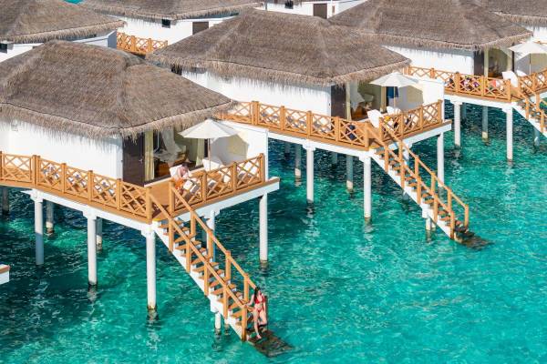 Angaga Island Resort & Spa, Malediven, Premium Water Bungalow, Bungalows mit direktem Meerzugang