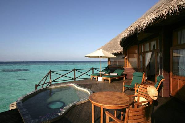 Coco Palm Dhuni Kolhu, Malediven, Sunset Lagoon Villa, Terrasse
