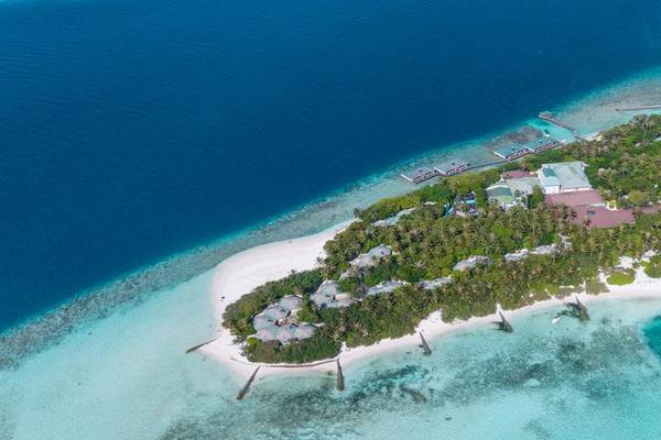 Insel, Embudu Village