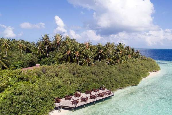 Bar, Sonnendeck, Vegetation, Embudu Village, Maldives