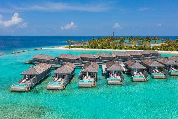 Kagi Maldives SPA Island, Malediven, Luftaufnahme Lagoon Pool Villa