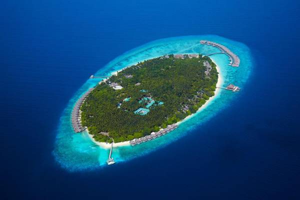 Dusit Thani Maldives, Insel, Dronenaufnahme