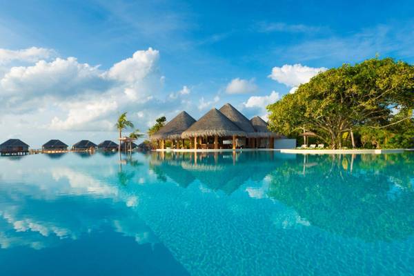 Dusit Thani Maldives, Insel, Main Swimming Pool