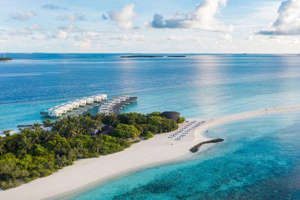 Dhigali Maldives, Insel, Drohneaufnahme, Water Villas