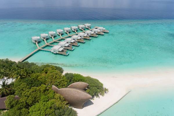 Dhigali Maldives, Insel, Drohneaufnahme, Water Villas