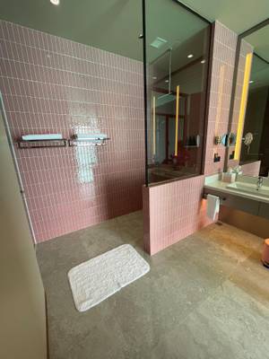 Veligandu Maldives Resort Island, Bathroom