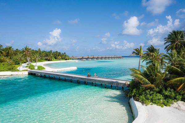 2_Cycling_Niyama_Private_Islands_bridge