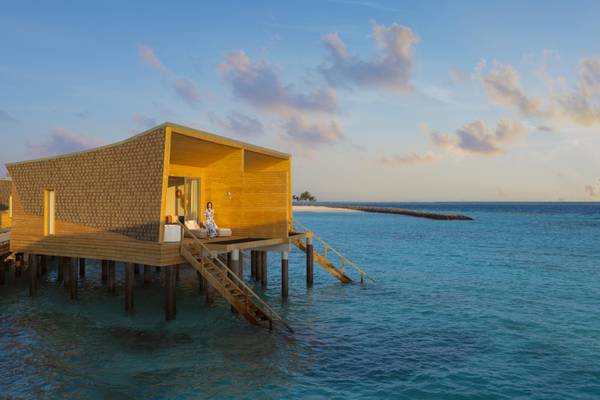 Centara_Mirage_Overwater_Sunrise_Villa_with_Jacuzzi_6
