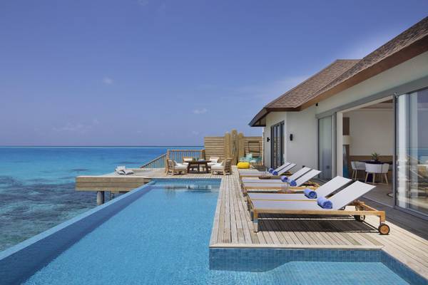 Avani Over Water Villa mit drei Schlafzimmern und Pool