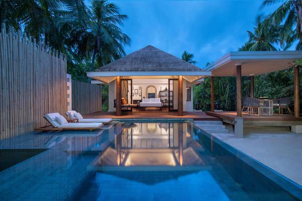 Anantara Kihavah Beach Pool Villas  Twilight Exterior