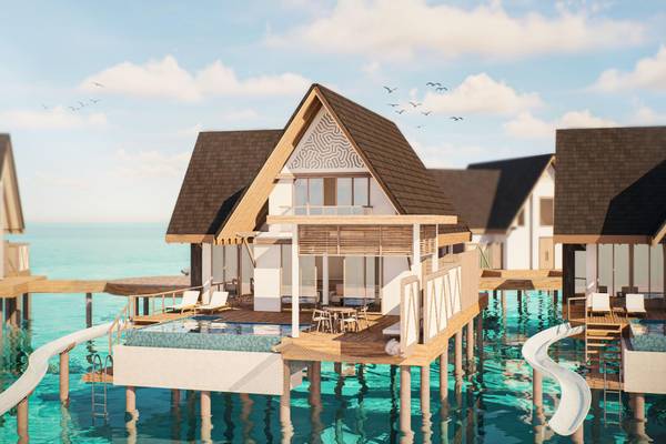 Meyyafushi_Maldives_Water-Pool-Suite-with-Slide
