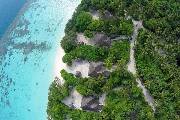 Vogelperspektive auf die Sunset Beach Villen, Hideaway Beach Resort & SPA, Maldives