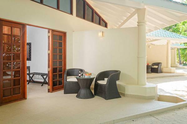 Embudu_Village_Superior_Beach_Bungalow_1