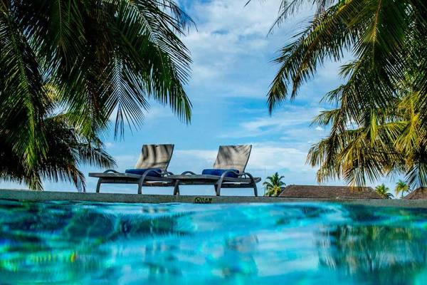 Infinity Pool, Holiday Inn Resort Kandooma