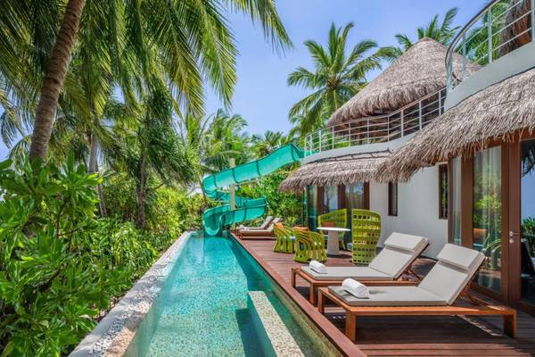 W_Maldives_Oasis_Beachvilla_mit_Rutsche_1
