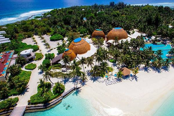 Blick von oben auf die Insel, Holiday Inn Resort Kandooma, Maldives