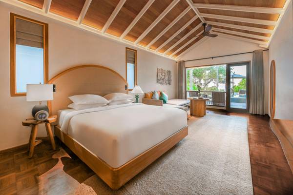 nh_Collection_Deluxee_Sunset_Villa_with_Pool_2