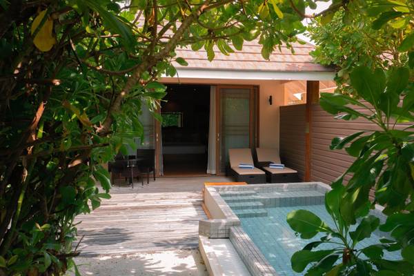 Brennia_Kottefaru_Beach_Pool_Villa_Außenansicht