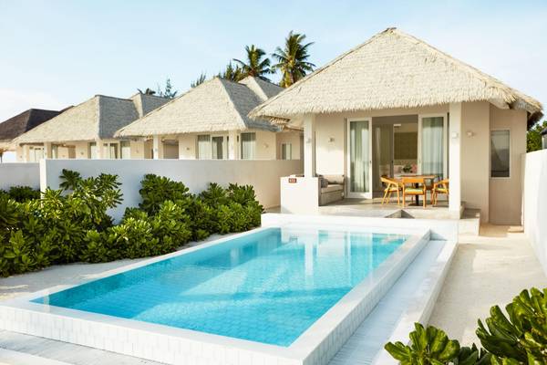 Sun_Siyam_Olhuveli_Grand_Beach_Suite_With_Pool_Außenansicht