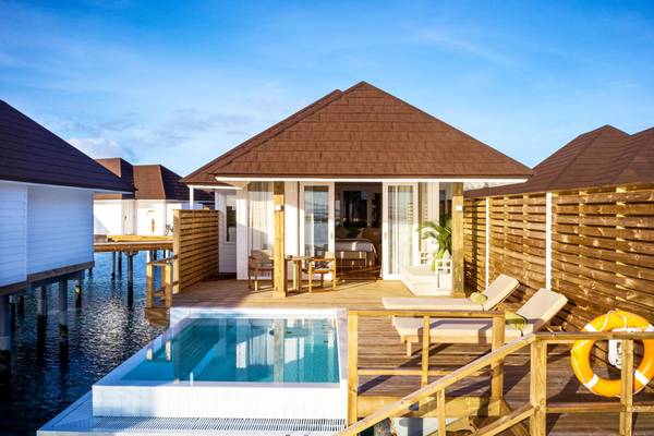 Sun_Siyam_Olhuveli_Dream_Island_Grand_Water_Villa_With_Pool_Außenansicht_1