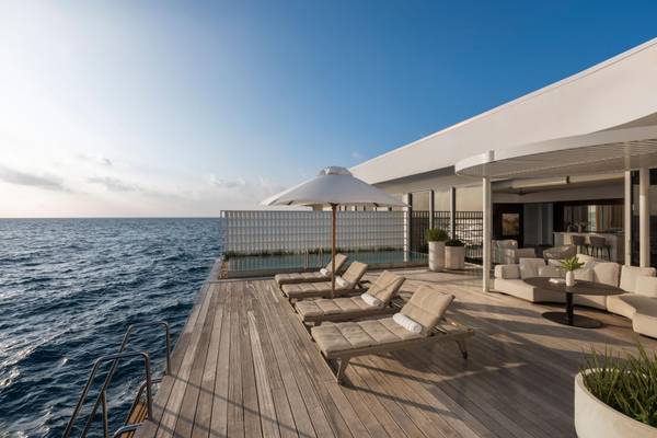 Conrad_Maldives_The_Muraka_Interieur-Sonnendeck