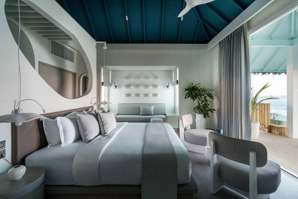 Neue Wasservillen mit Pool und Rutsche