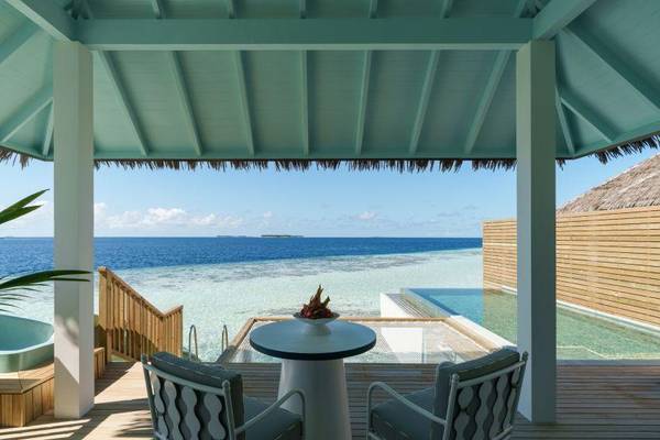 Neue Wasservillen mit Pool und Rutsche