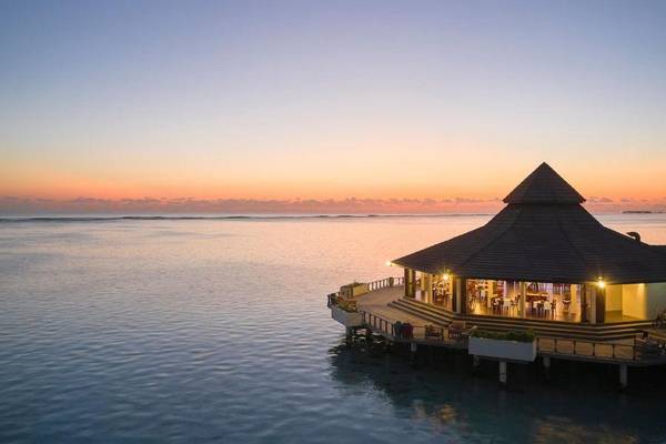 Villa Park Sun Island
