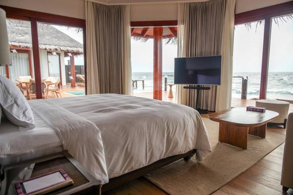 Dusit_Thani_Wasservilla_Schlafzimmer