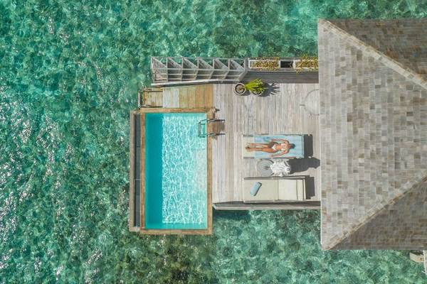 Kagi - Over Water Pool Villas