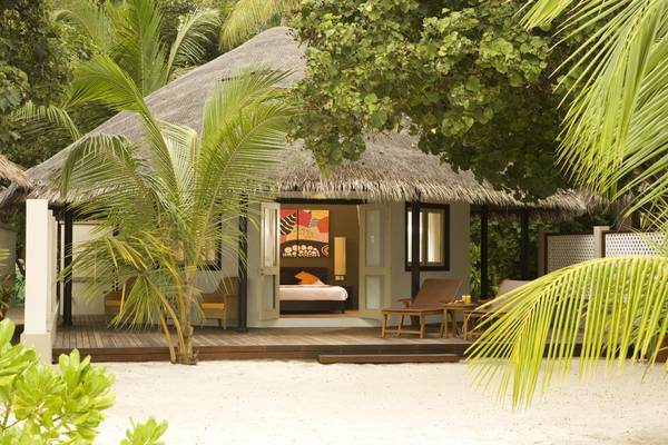 Angsana_Velavaru_Beachfront_Villa_3