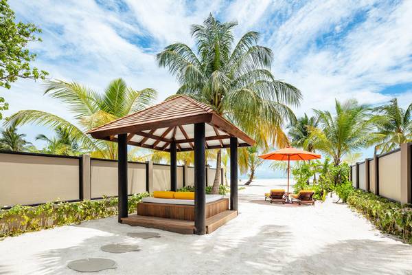 Angsana-Velavaru-Deluxe-Beachfront Villa-1