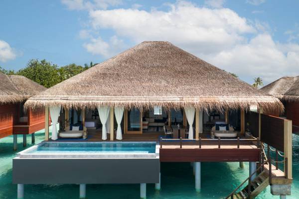 V-Villas-Maldives-at-Mirihi_Two-Bedroom-Overwater-Villa-Terrase-1V-Villas-Maldives-at-Mirihi_Two-Bedroom-Overwater-Villa-Außenansicht