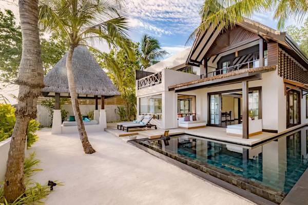 Ozen_Reserve_Bolifushi_Earth_Pool_Reserve_3BR_Außenansicht