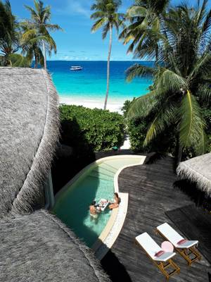 JW-Marriott_Maldives_Winter-Escape-Strand-Villa-Pool