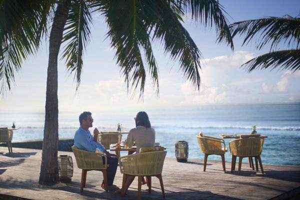 Paar-Strand_Anantara_Veli_Maldives_Winter-Escape