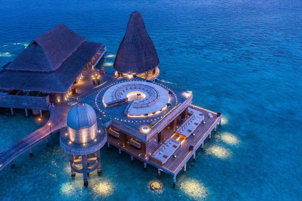 Anantara_Kihava_Overwater-Dining-Complex