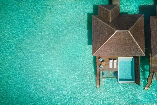 Anantara_Veli_Maldives_Deluxe_Over_Water_Pool-Villa_Aerial