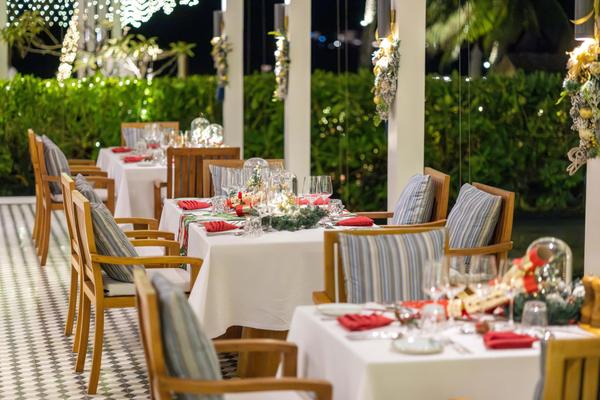 Weihnachtsdinner-The-Halcyon-Private-Isles-Maldives