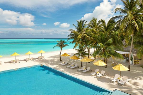 Niyama-Private-Islands-Maldives-Hauptpool