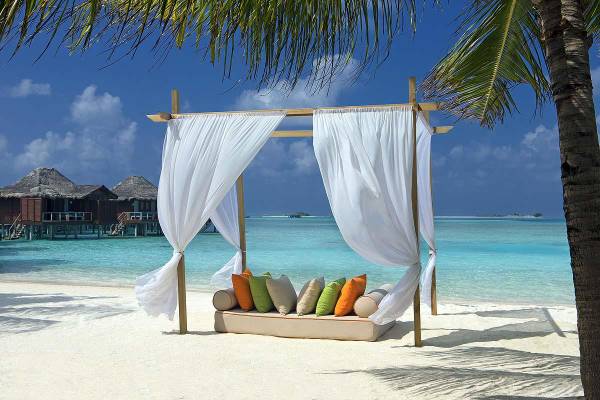 Daybed am Strand, Relax, Anantara Veli Maldives Resort