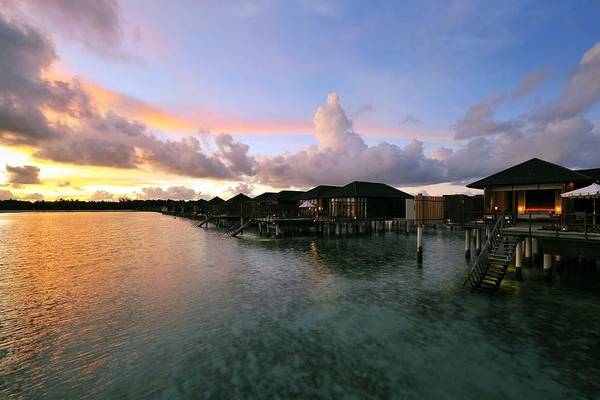 Haven Villen bei Sonnenuntergang, Paradise Island Resort & Spa, Maldives