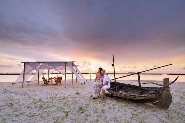 Romantisches Dinner am Strand, Royal Island Resort & Spa, Maldives