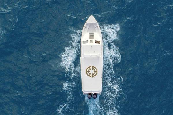 Speedboot, Taj Coral Reef Resort & Spa