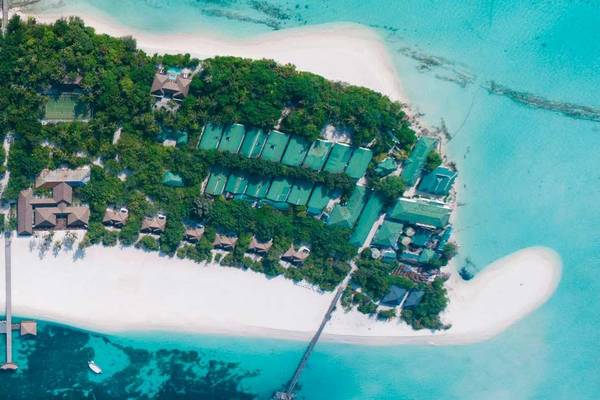 Drohnenaufnahme der Insel, Noku Maldives