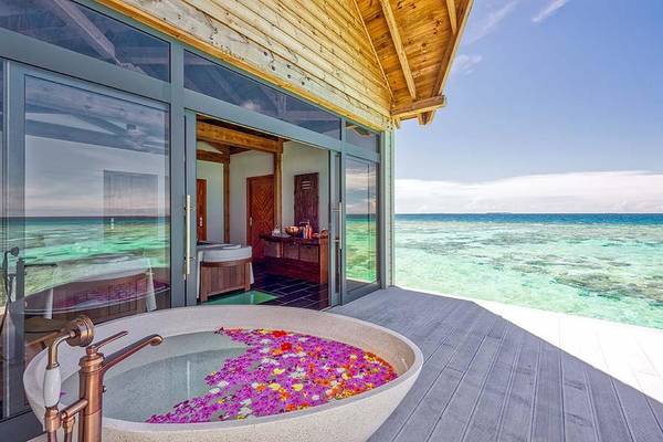 SPA Jacuzzi, Mövenpick Resort und Spa Kuredhivaru