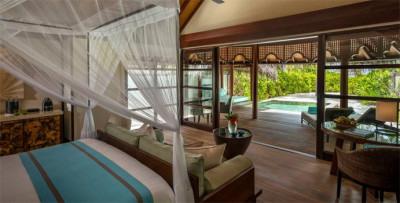 Wohnbereich des Sunrise Beach Bungalow with Pool, Four Seasons Resort Maldives at Kuda Huraa