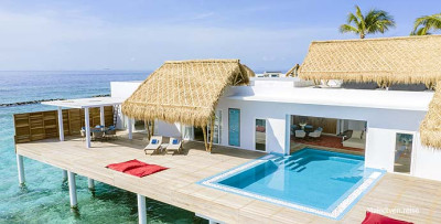 Blick auf die Terrasse, Presidential Water Villa, Emerald Maldives